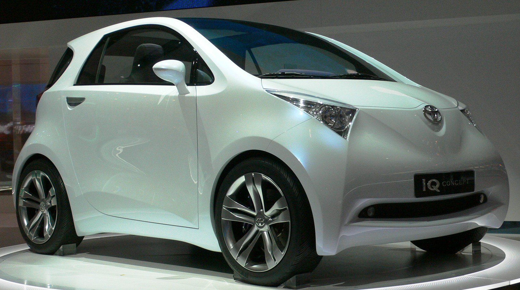Toyota iQ 3 high quality Toyota iQ pictures on