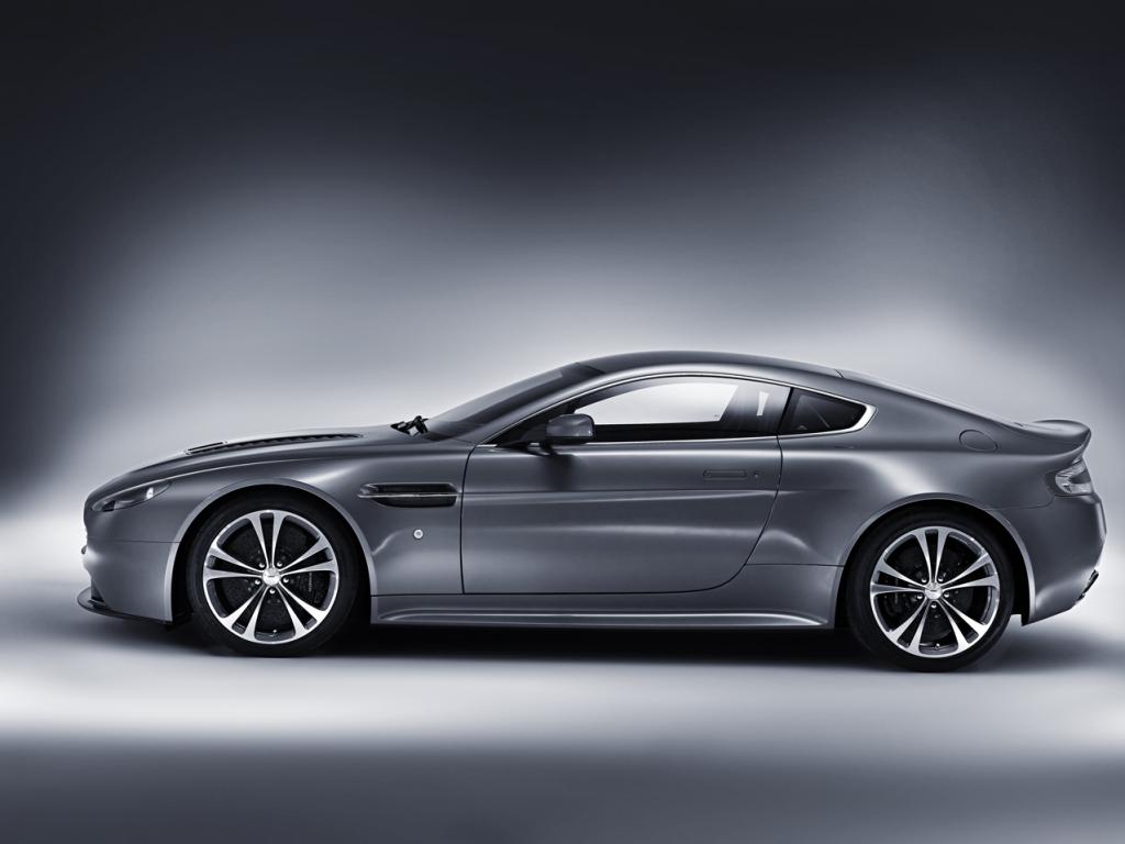 Aston Martin Vantage #13