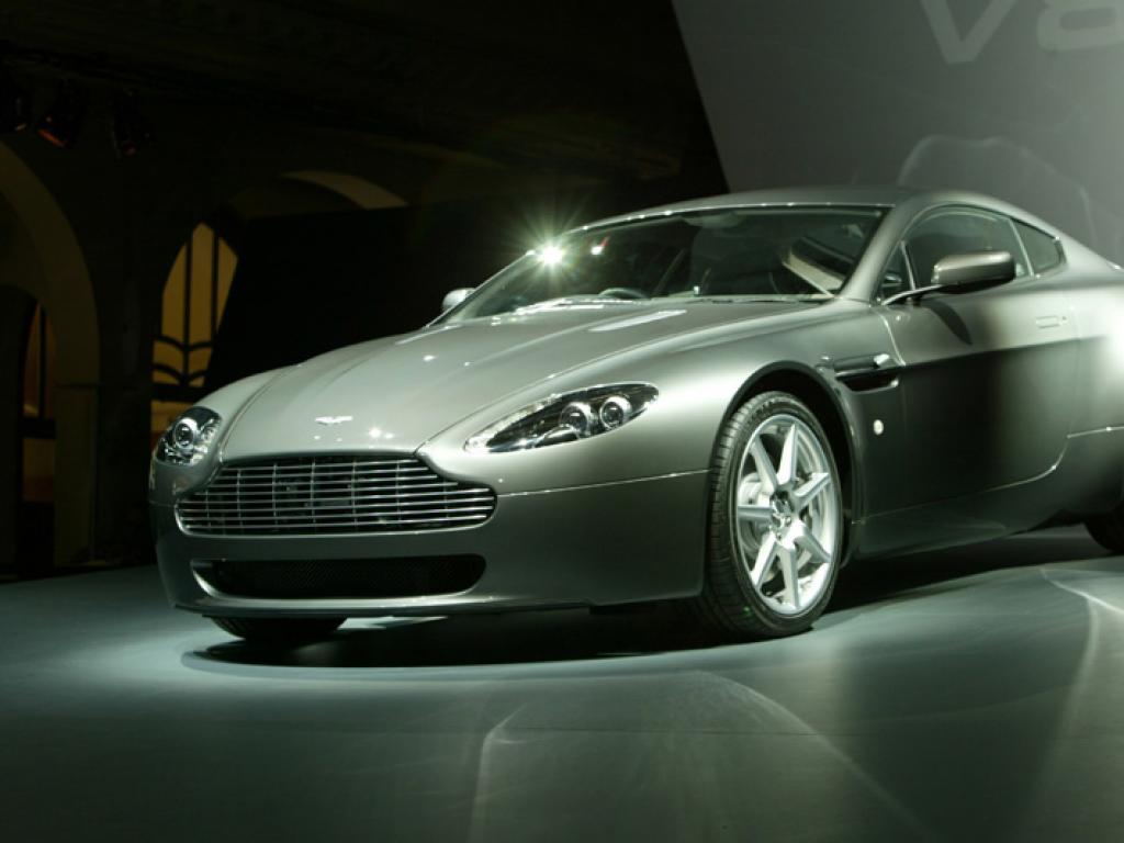Aston Martin Vantage #14